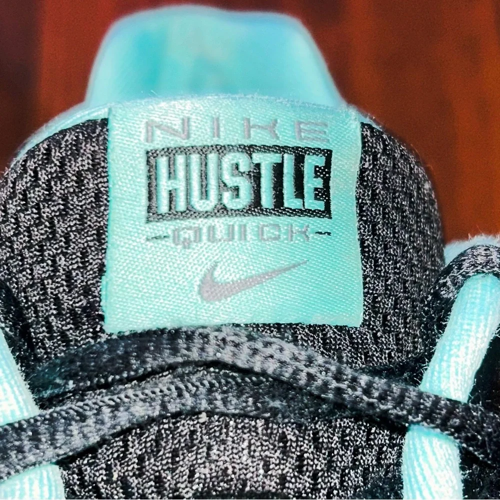 Nike Hustle Quick Touch Shoes Size 4.5Y